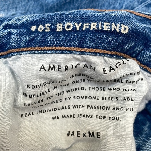 American Eagle Distressed 90's Boyfriend Crop Ankle Jeans Women's Size 4 Cotton - Picture 14 of 16